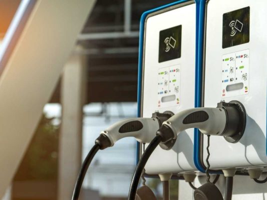 elektrikli araba şarj istasyonu