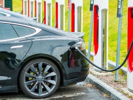 elektrikli araç şarj istasyonu